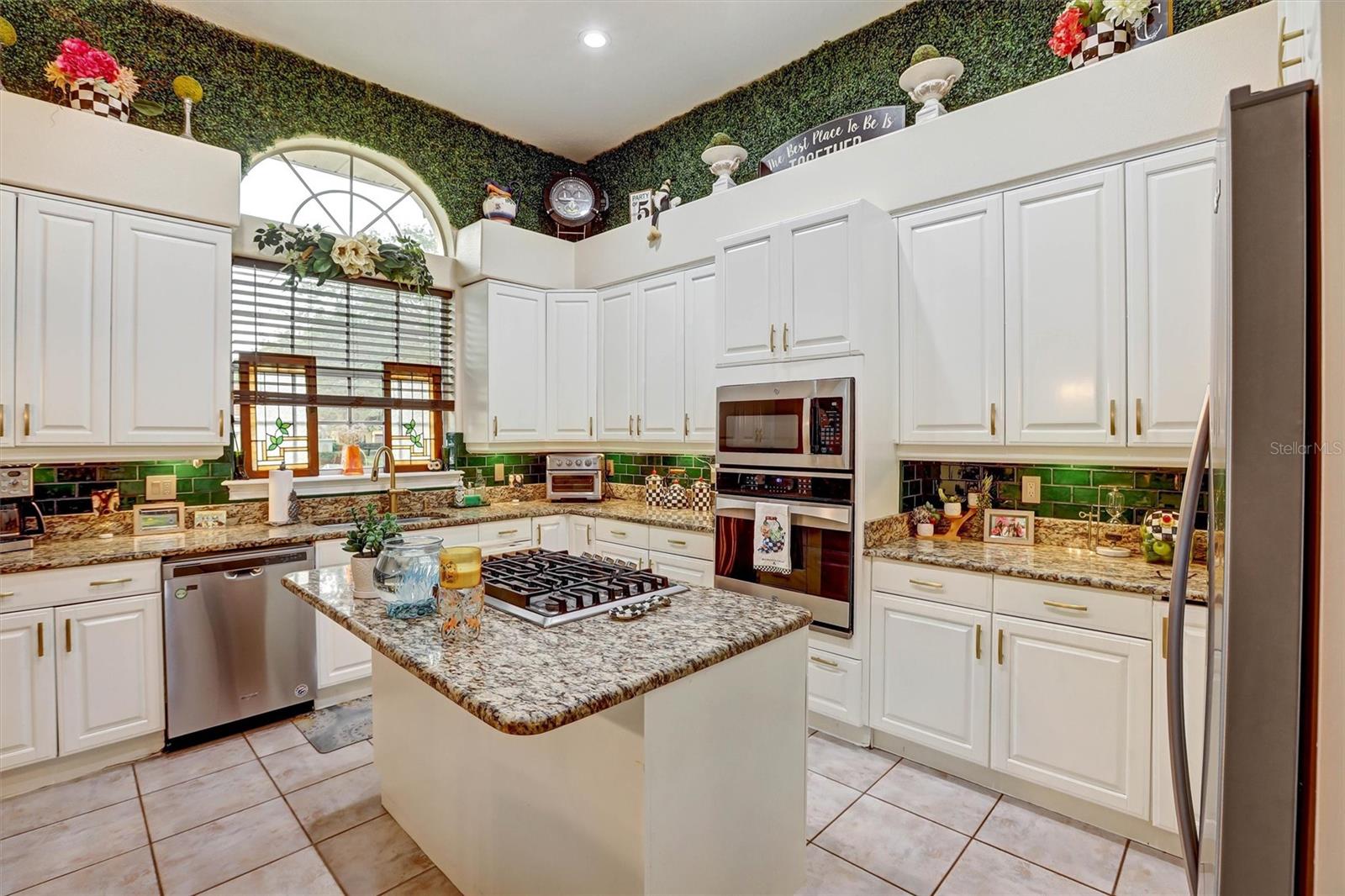 Image 7 of 38 For 2460 Lielasus Drive