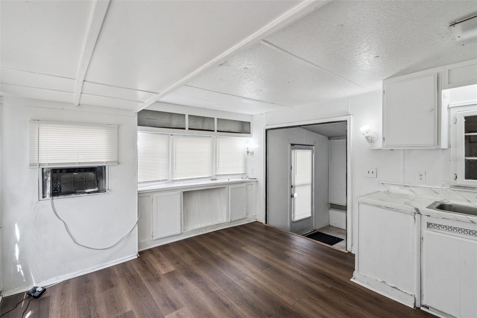 Image 12 of 18 For 3000 Clarcona Road 623