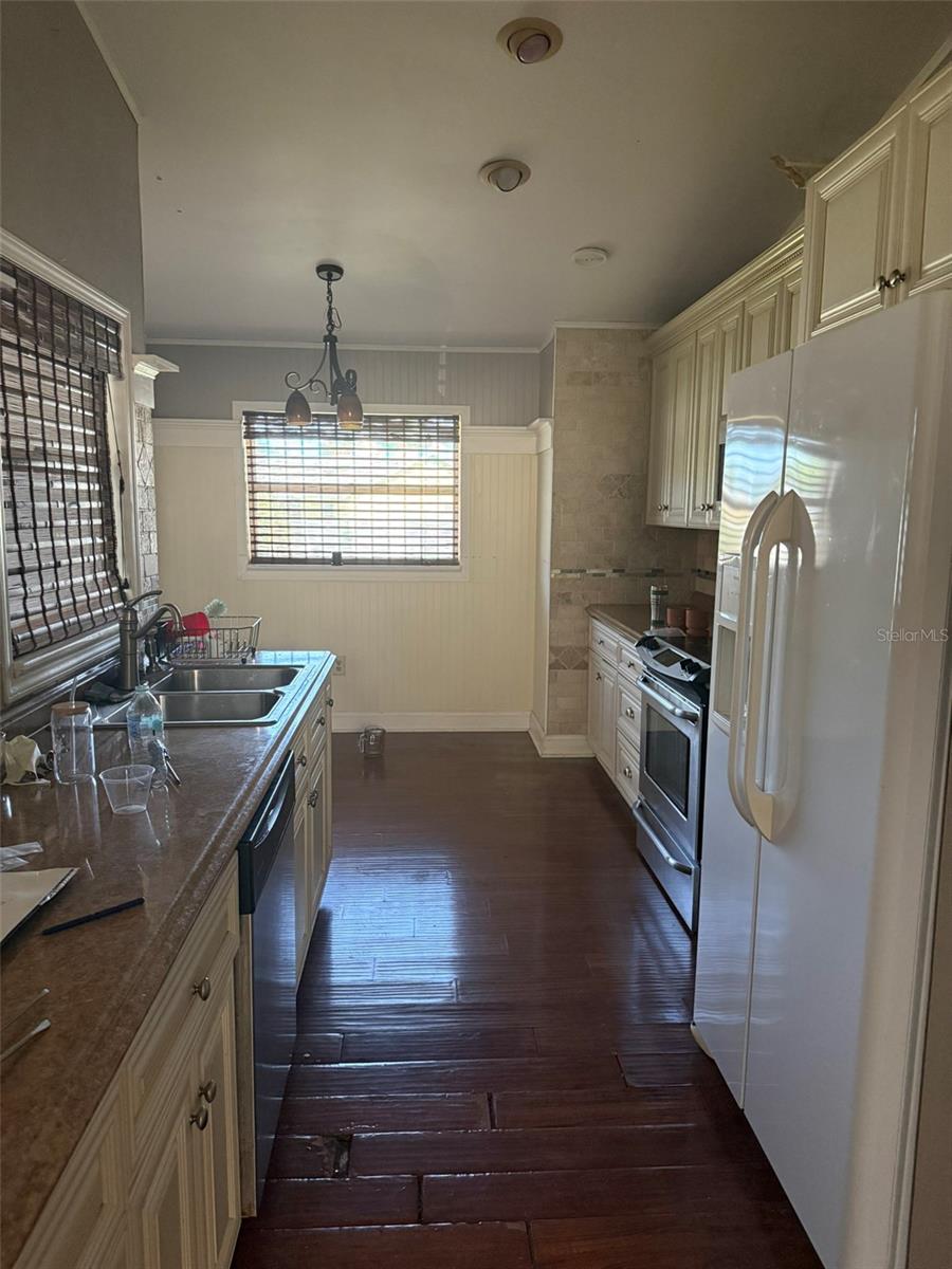 Image 22 of 28 For 7606 37th Street Circle E