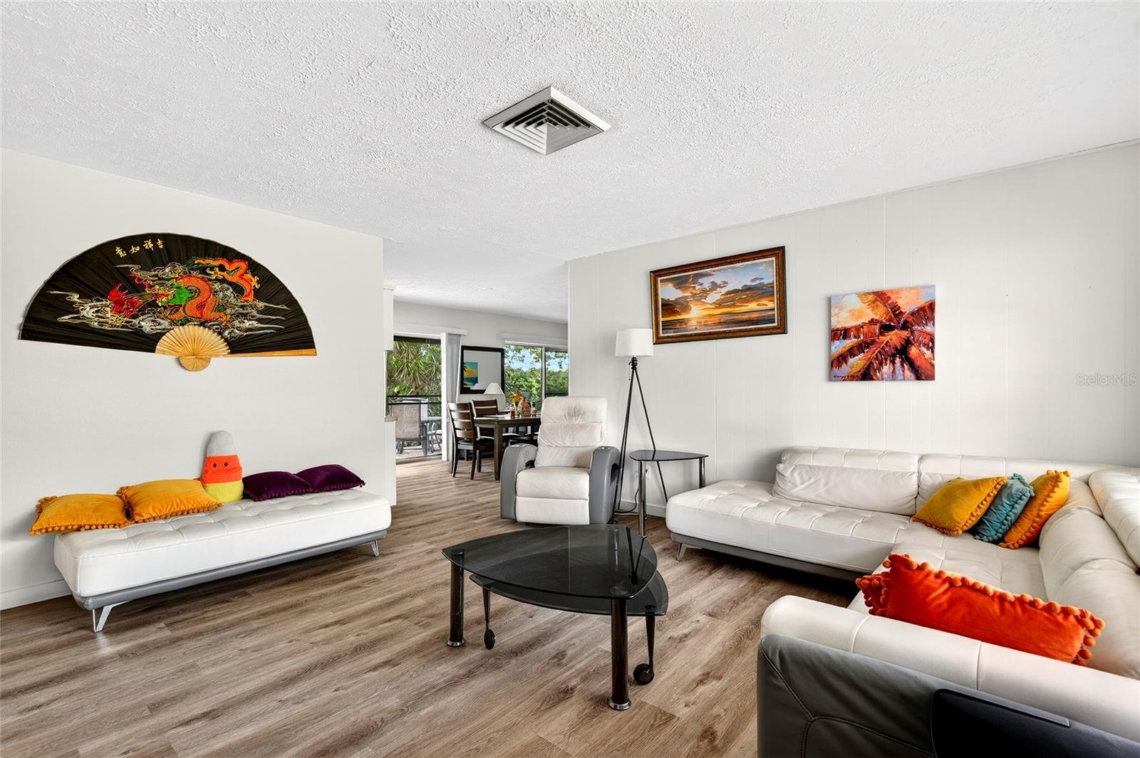 Image 4 of 18 For 1565 Evergreen Avenue