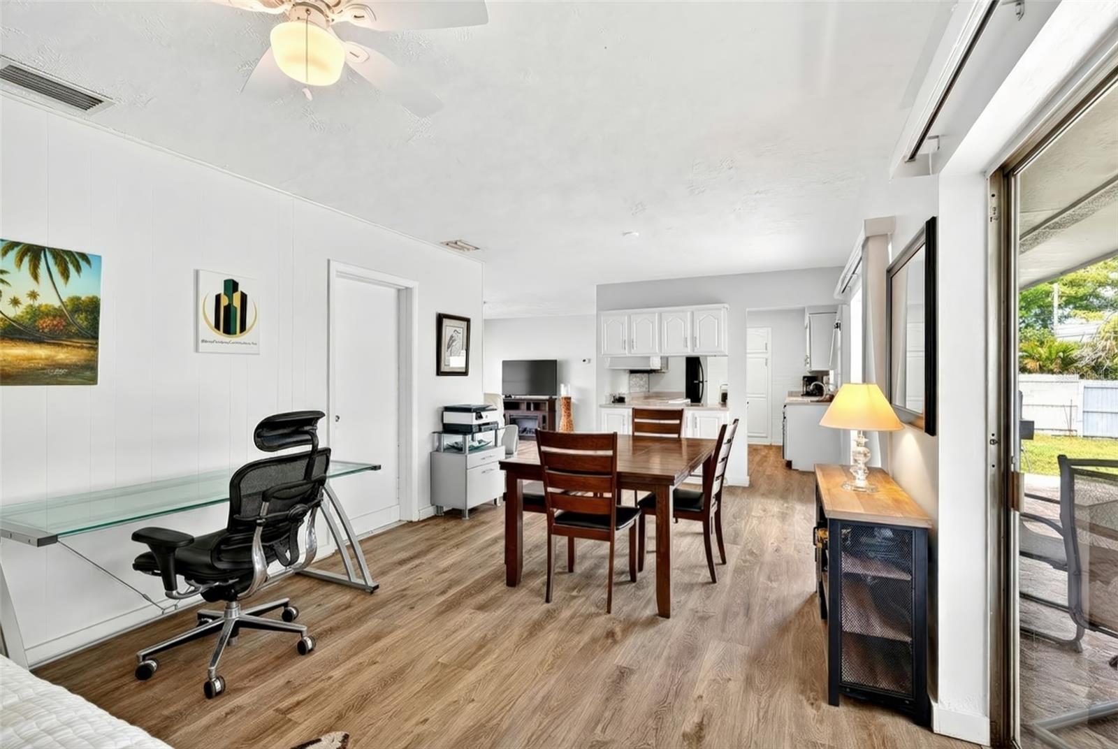 Image 6 of 18 For 1565 Evergreen Avenue