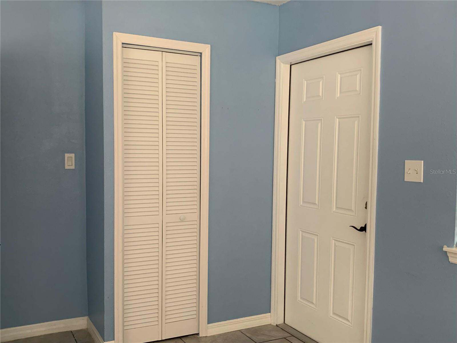 Image 14 of 28 For 1385 San Diego Court