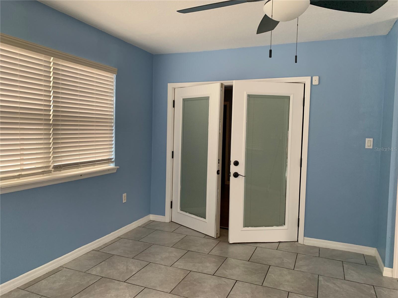 Image 15 of 28 For 1385 San Diego Court