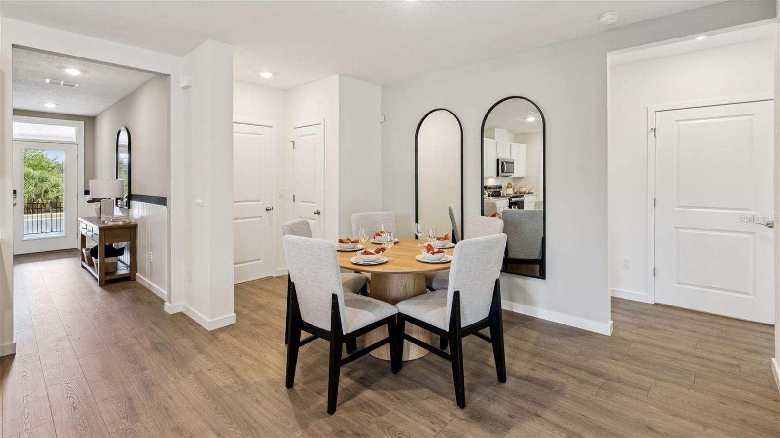 Listing photo id 8 for 1084 Gull Drive