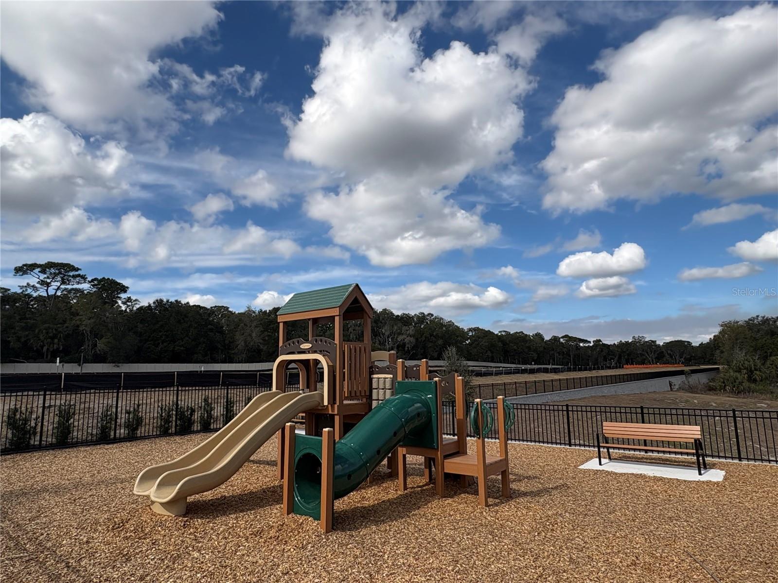 Listing photo id 21 for 1084 Gull Drive