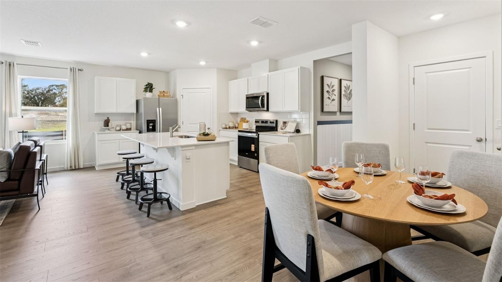 Listing photo id 7 for 1084 Gull Drive