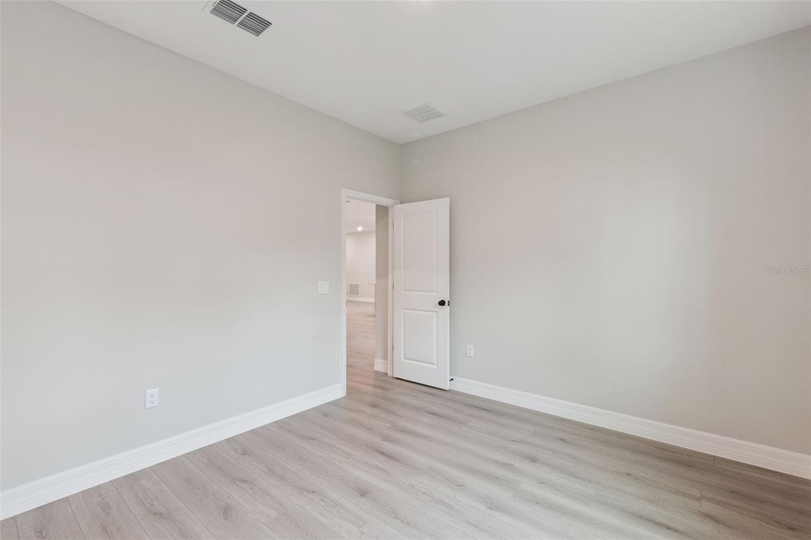 Image 14 of 52 For 42875 Honeysuckle Street