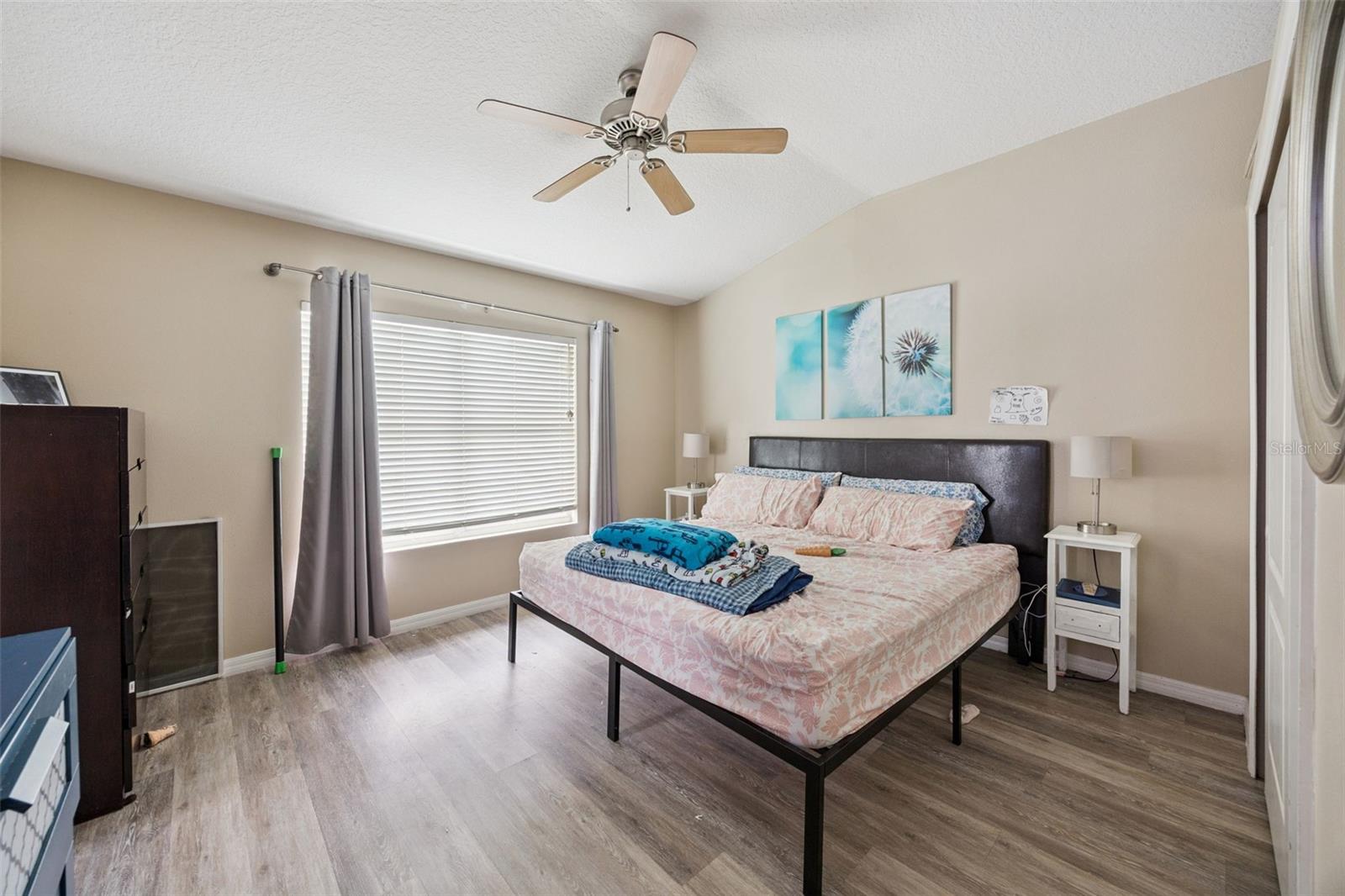 Image 19 of 28 For 15316 Oak Apple Court B