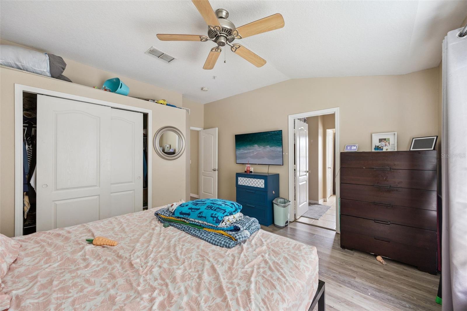 Image 20 of 28 For 15316 Oak Apple Court B