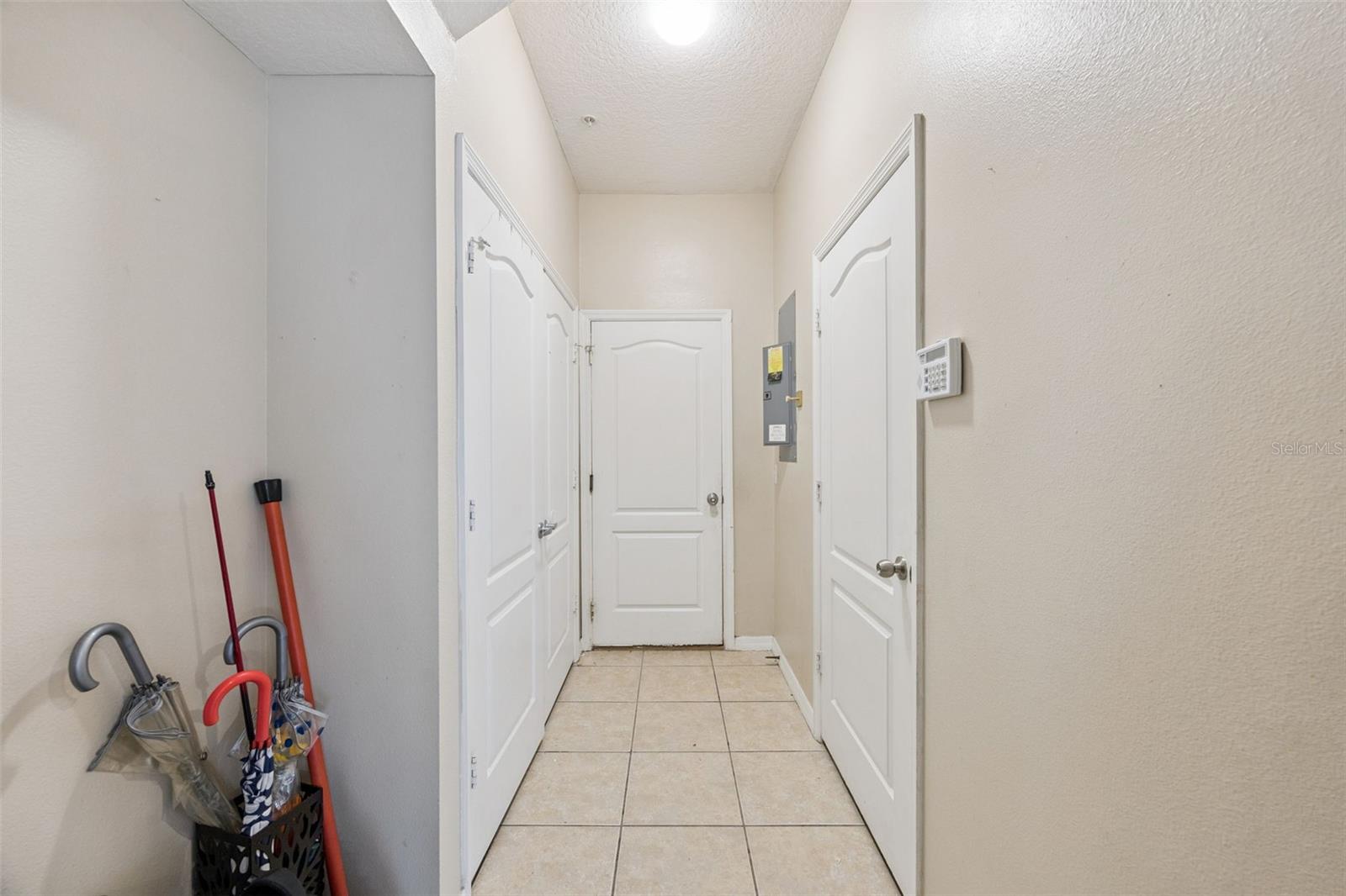 Image 9 of 28 For 15316 Oak Apple Court B