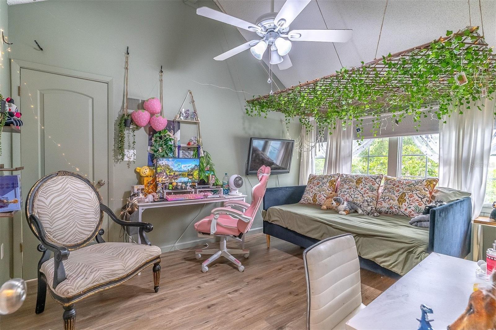 Image 15 of 39 For 1319 Summertree Court