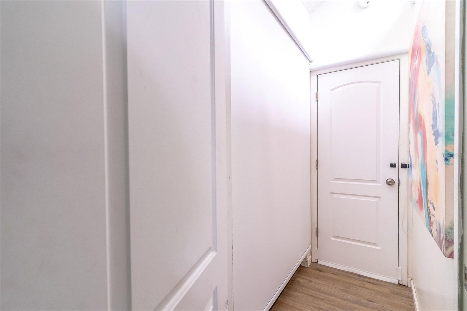 Image 18 of 39 For 1319 Summertree Court