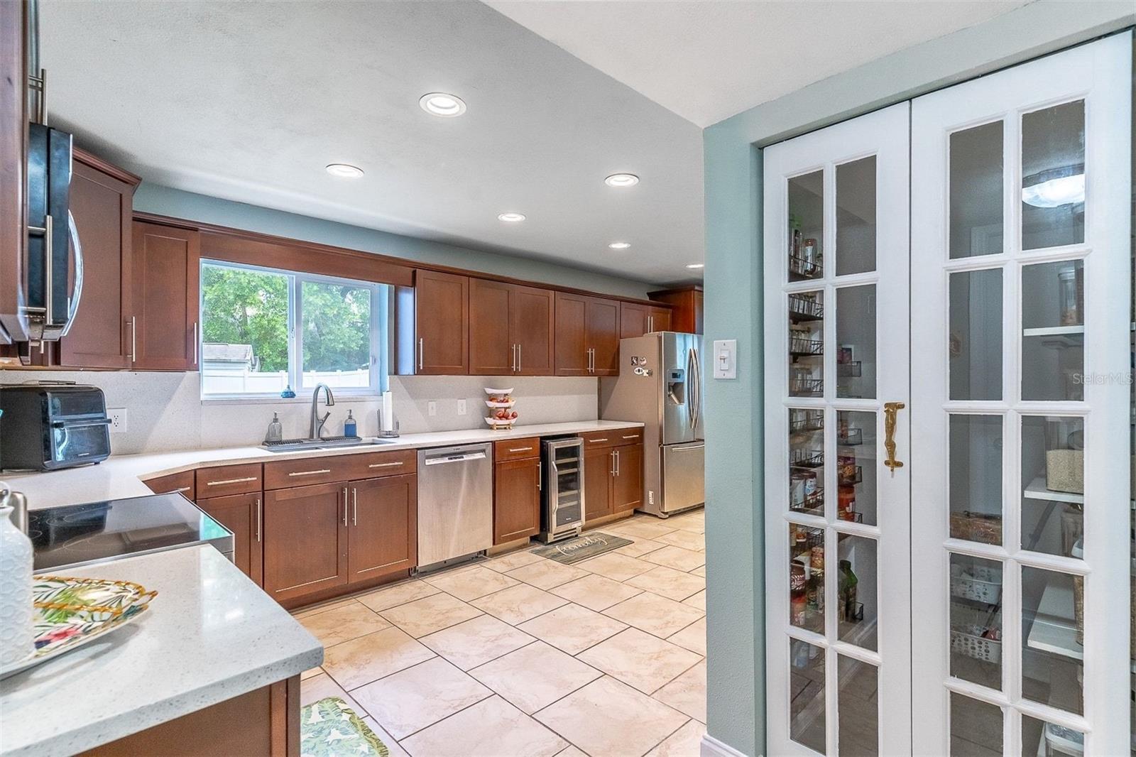 Image 26 of 39 For 1319 Summertree Court