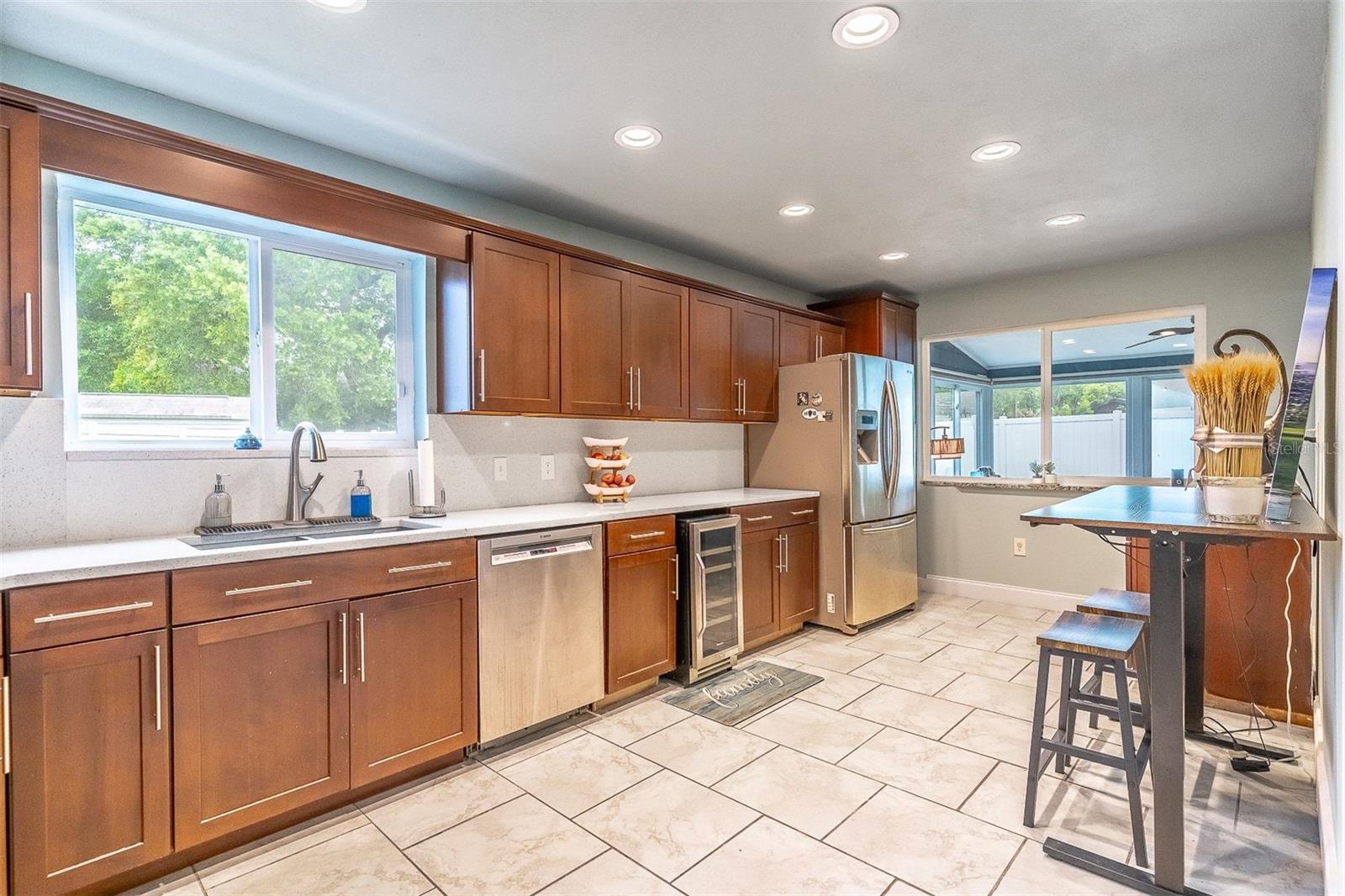 Image 28 of 39 For 1319 Summertree Court