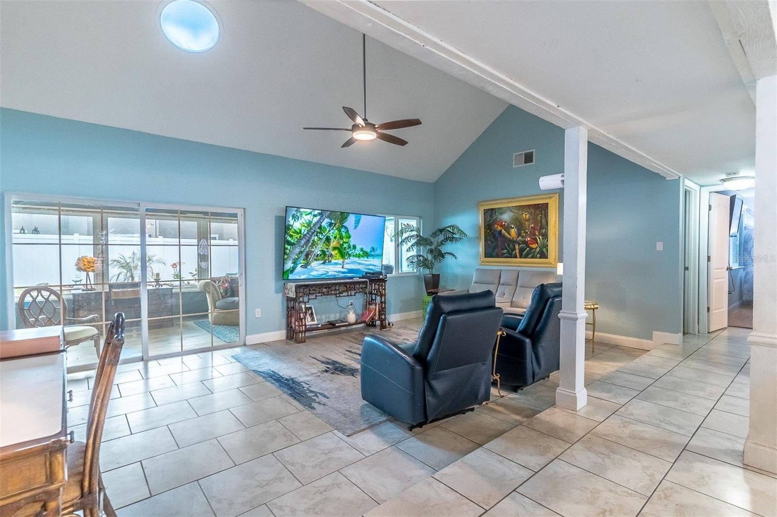 Image 6 of 39 For 1319 Summertree Court