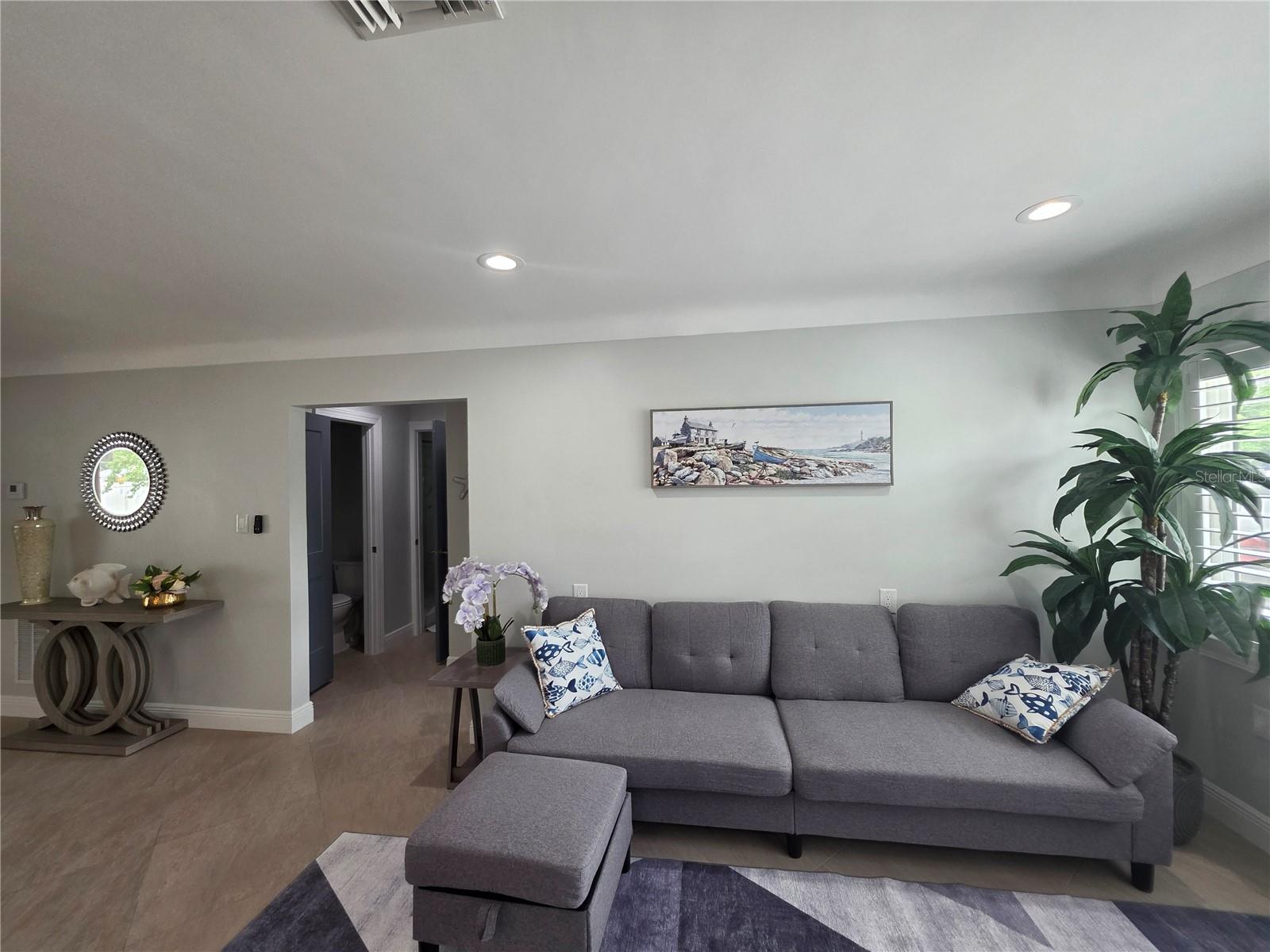 Image 10 of 48 For 3435 Overlook Drive Ne