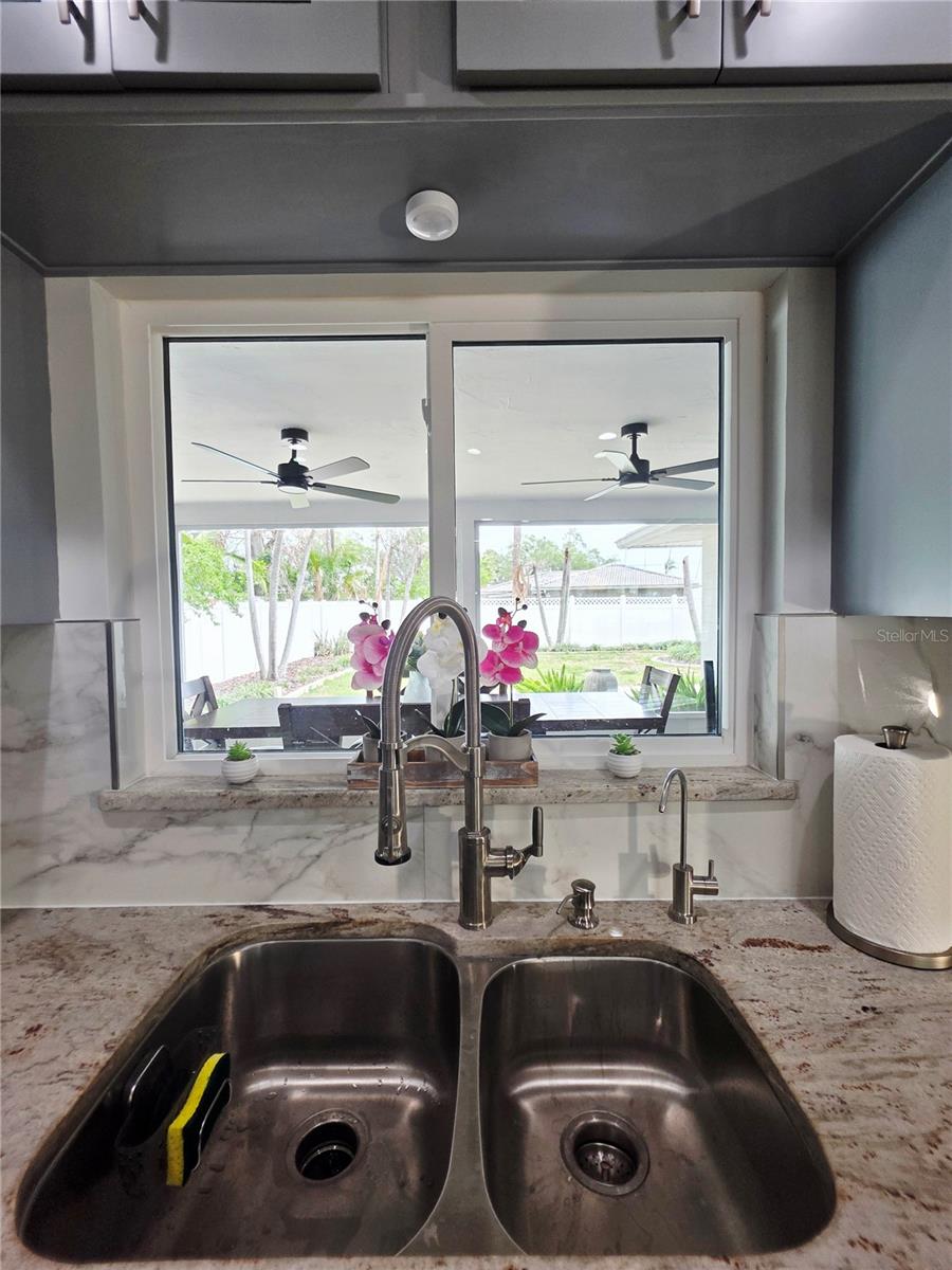 Image 17 of 48 For 3435 Overlook Drive Ne