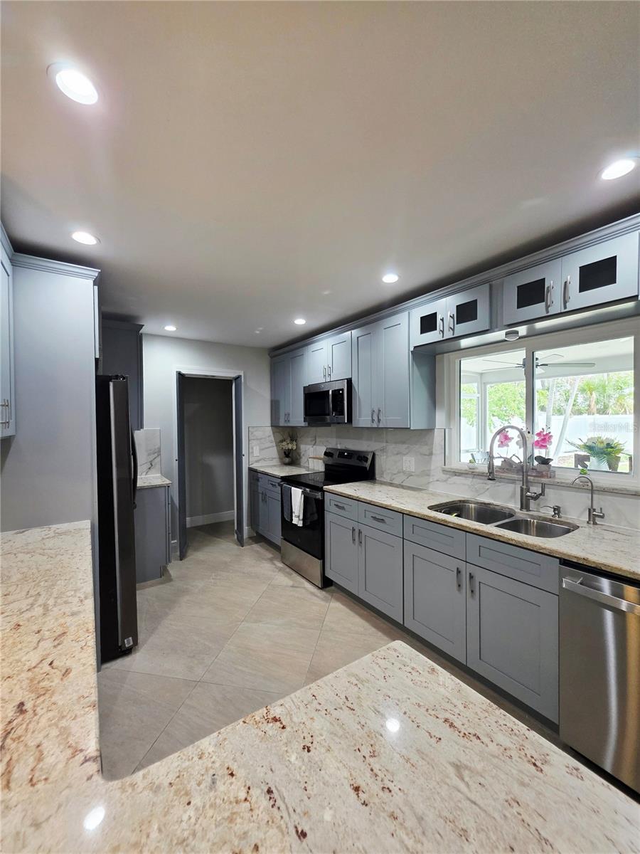 Image 20 of 48 For 3435 Overlook Drive Ne