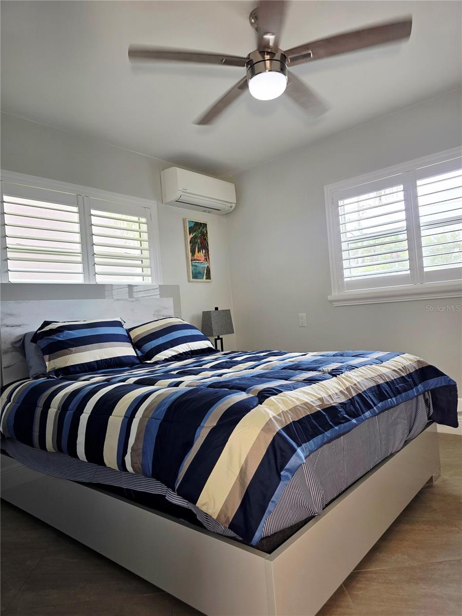 Image 24 of 48 For 3435 Overlook Drive Ne