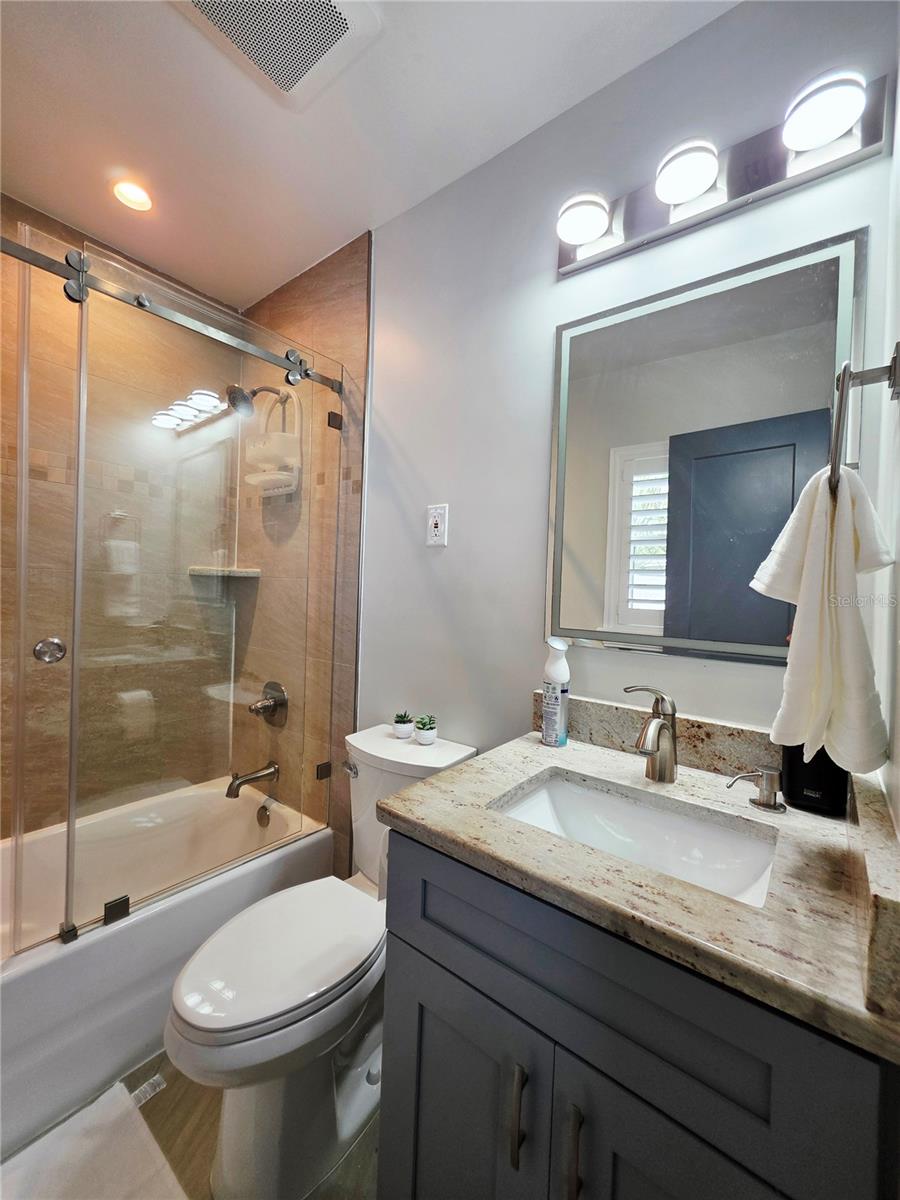 Image 31 of 48 For 3435 Overlook Drive Ne