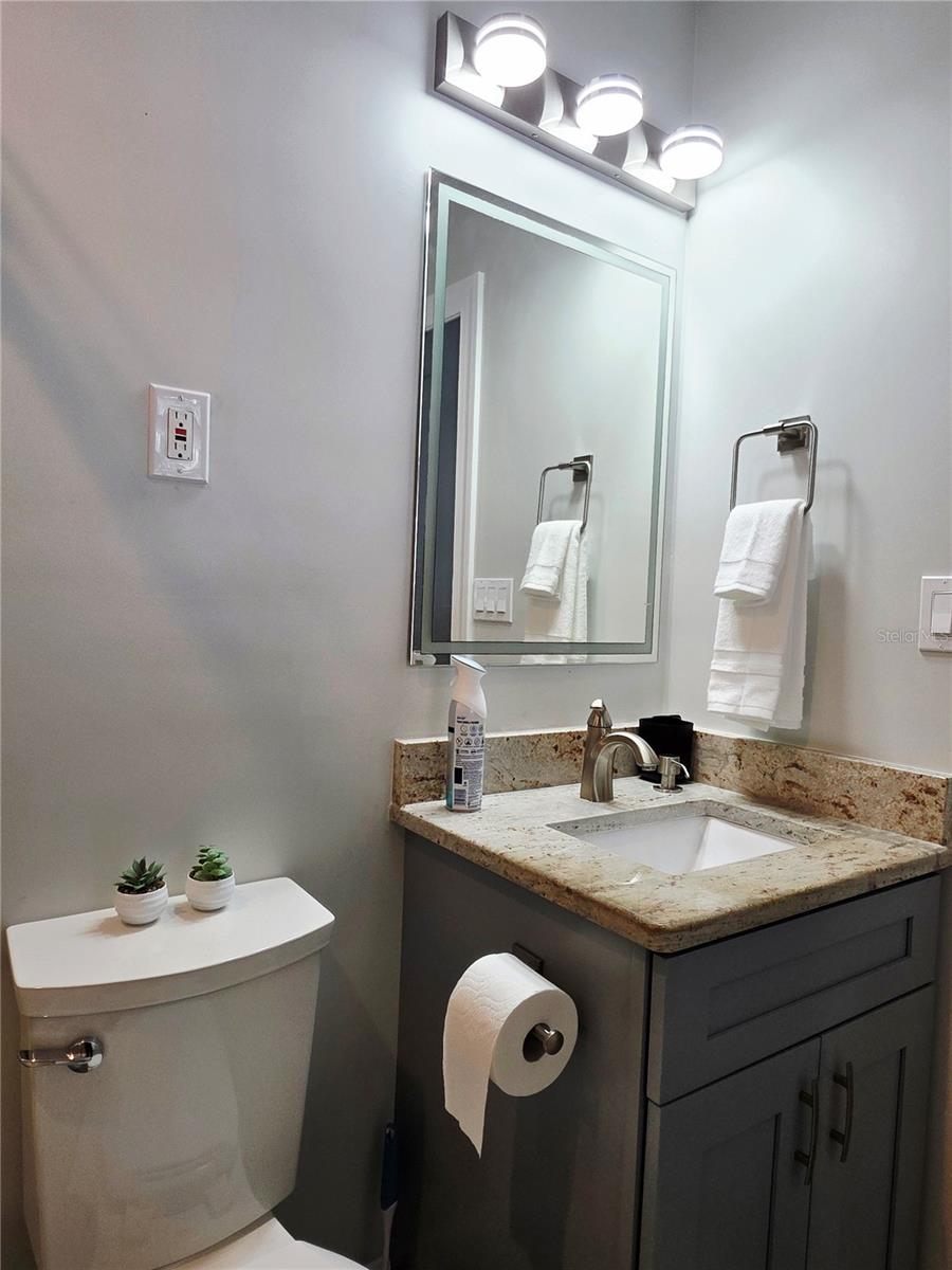 Image 32 of 48 For 3435 Overlook Drive Ne