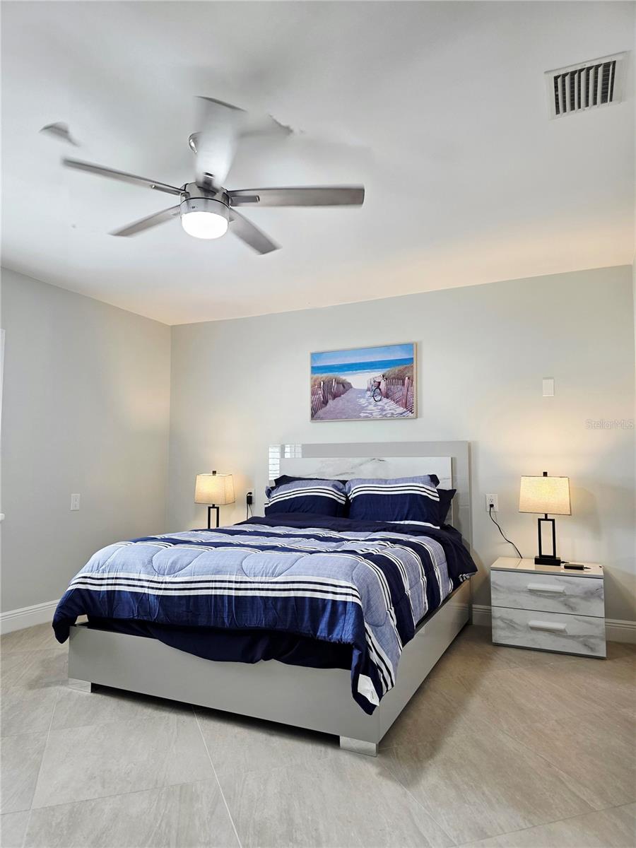 Image 37 of 48 For 3435 Overlook Drive Ne