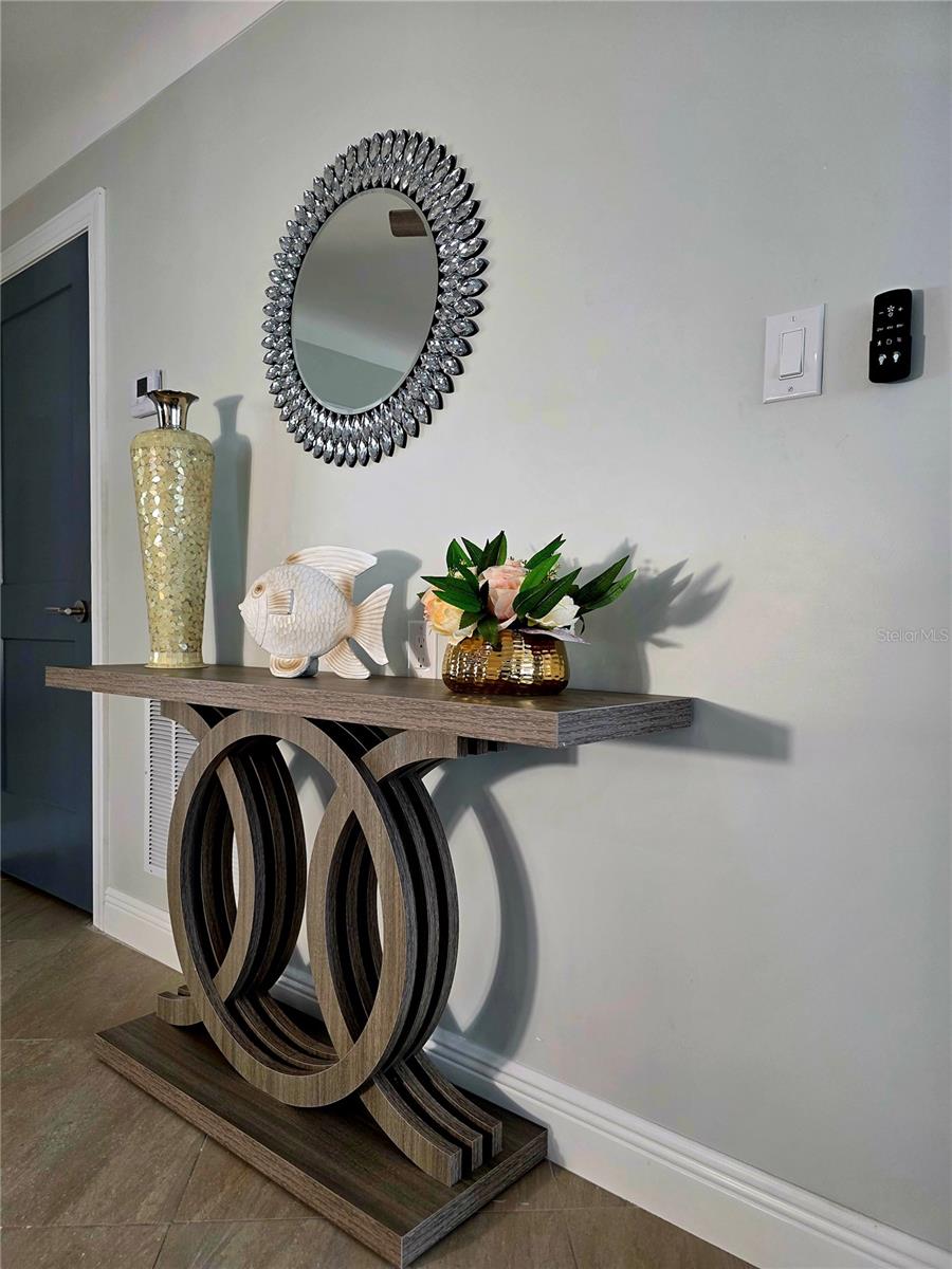 Image 6 of 48 For 3435 Overlook Drive Ne