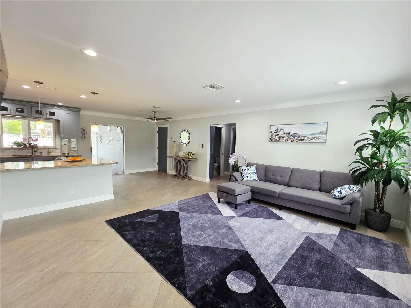 Image 9 of 48 For 3435 Overlook Drive Ne