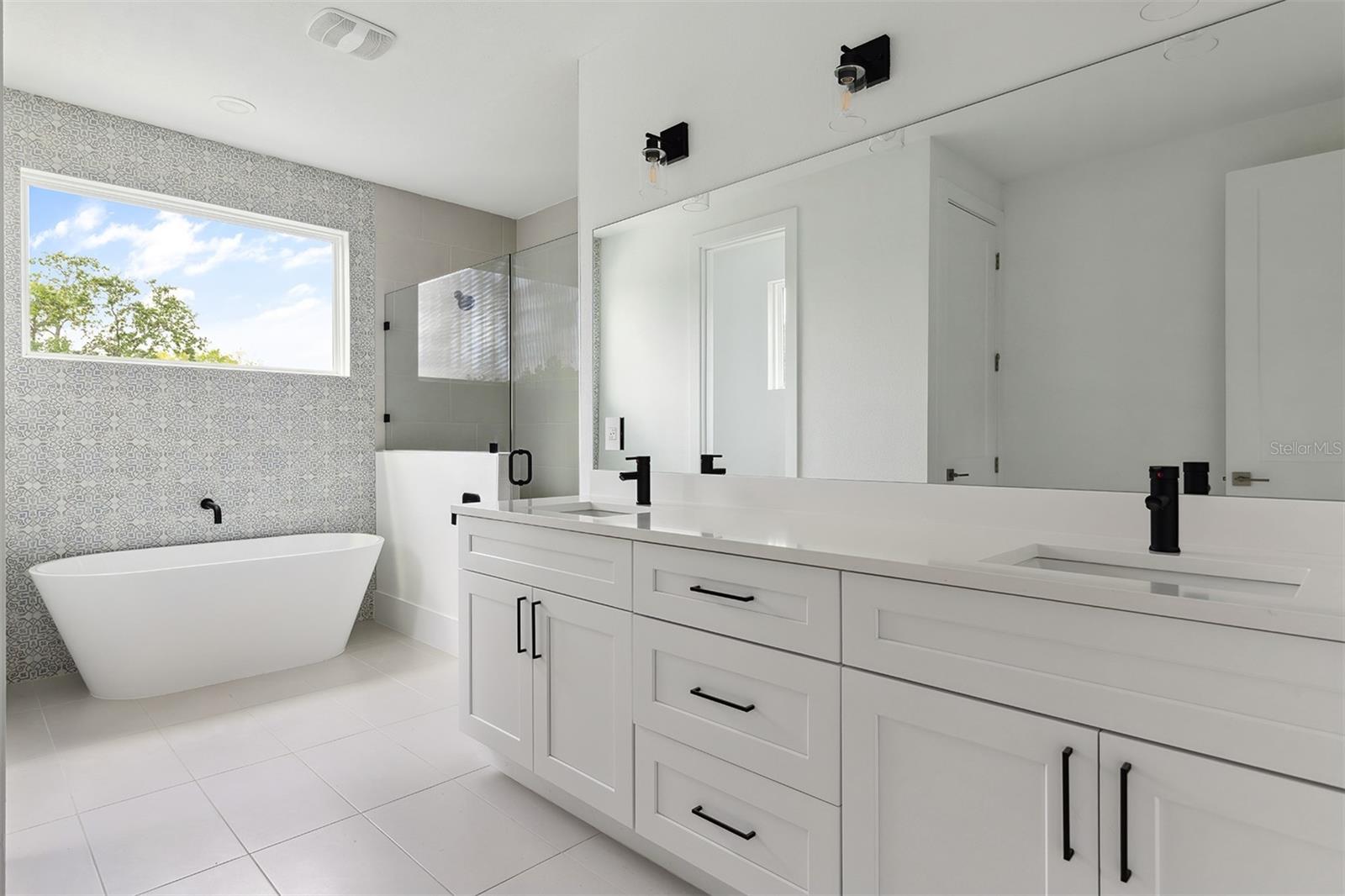 Image 22 of 31 For 2408 Lafayette Avenue