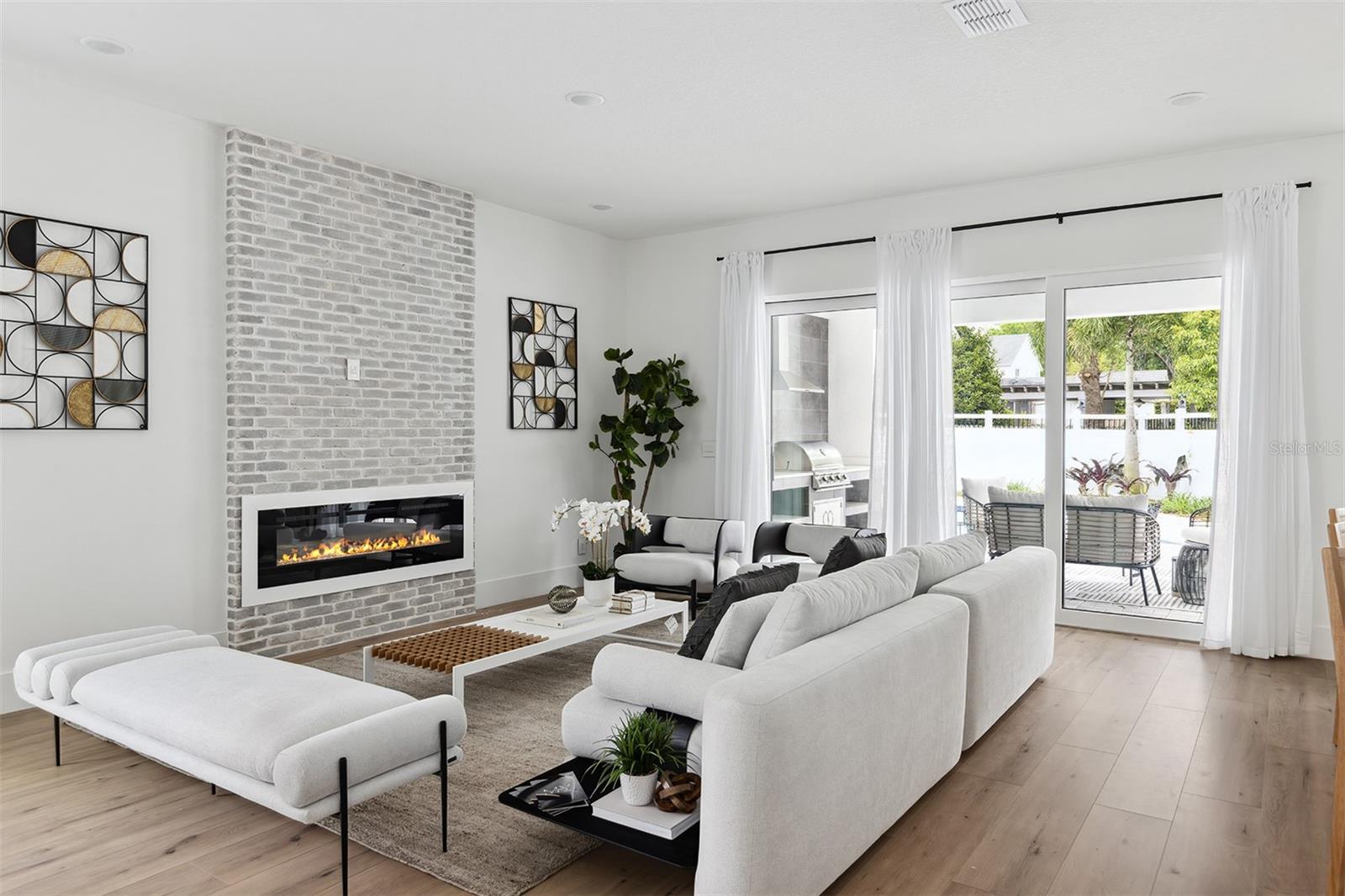 Image 7 of 31 For 2408 Lafayette Avenue