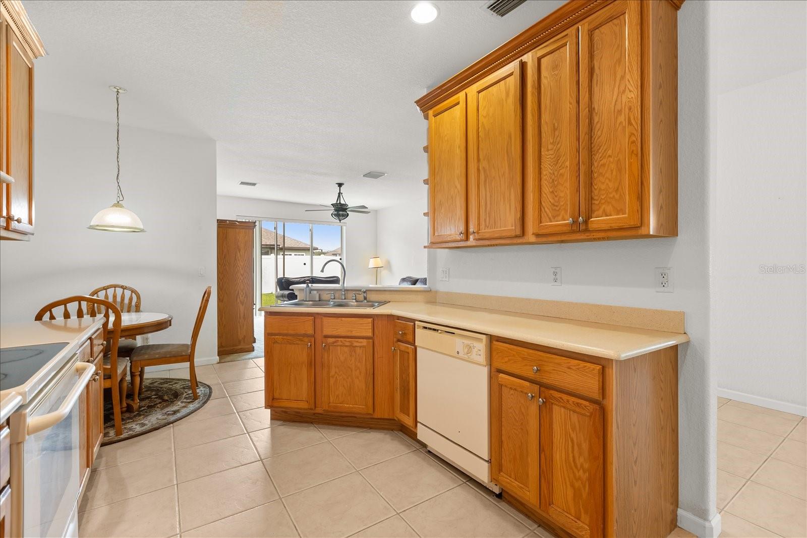 Image 11 of 38 For 2979 White Cedar Circle