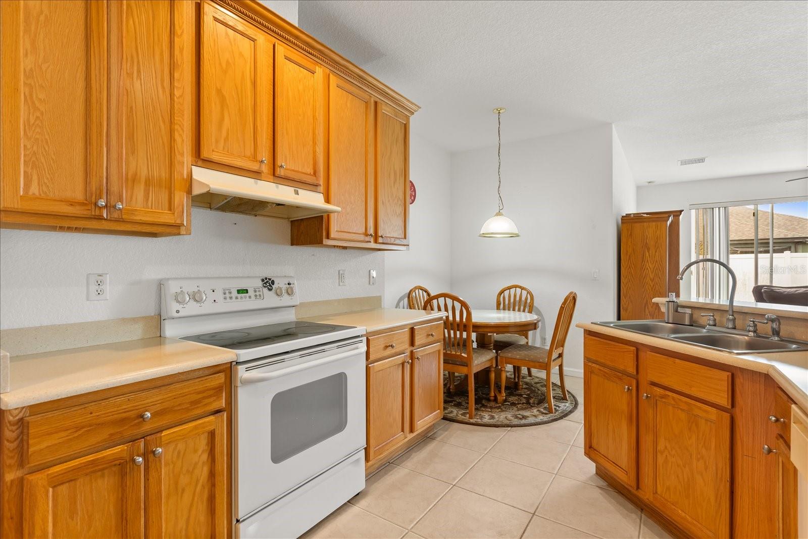 Image 12 of 38 For 2979 White Cedar Circle