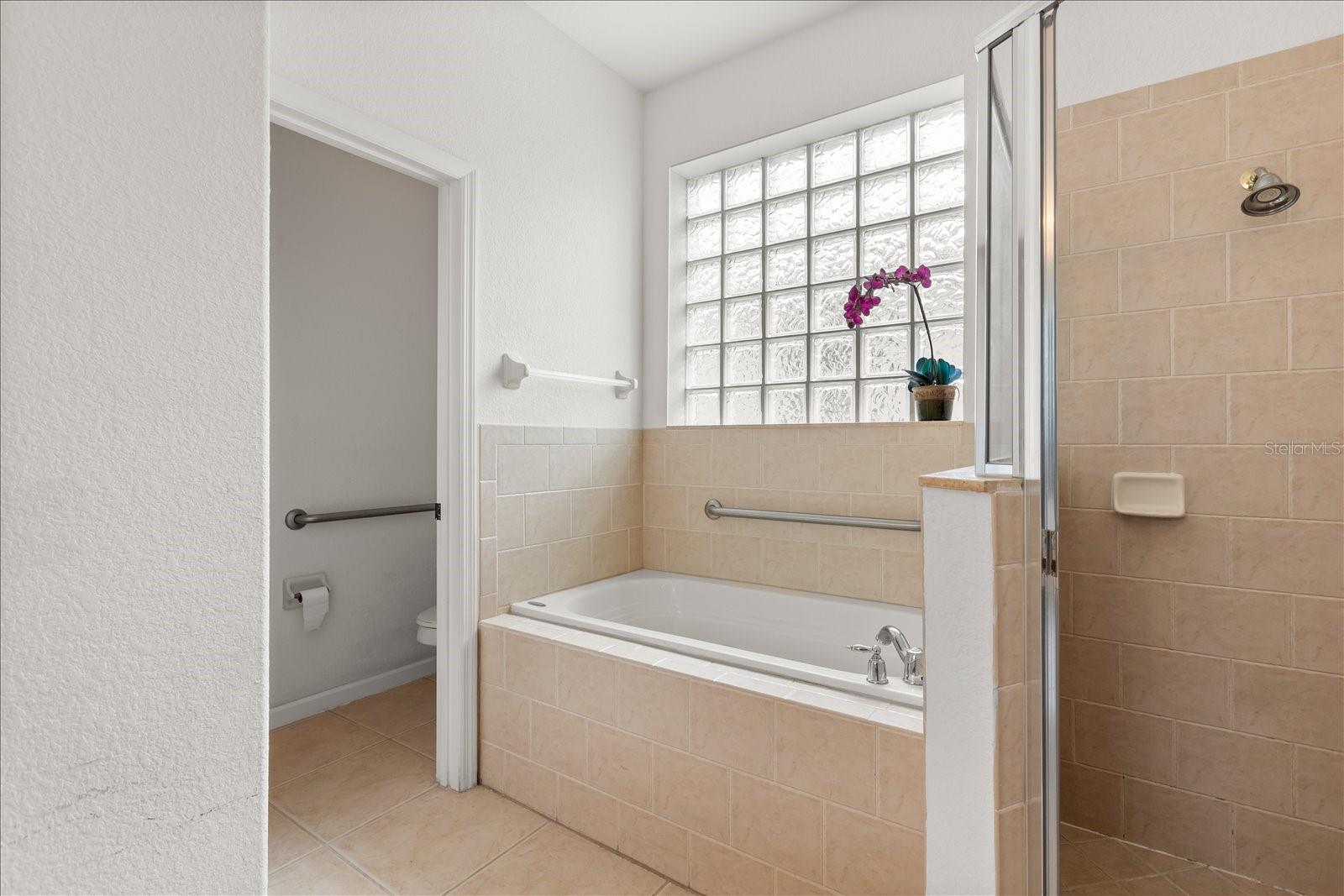 Image 19 of 38 For 2979 White Cedar Circle