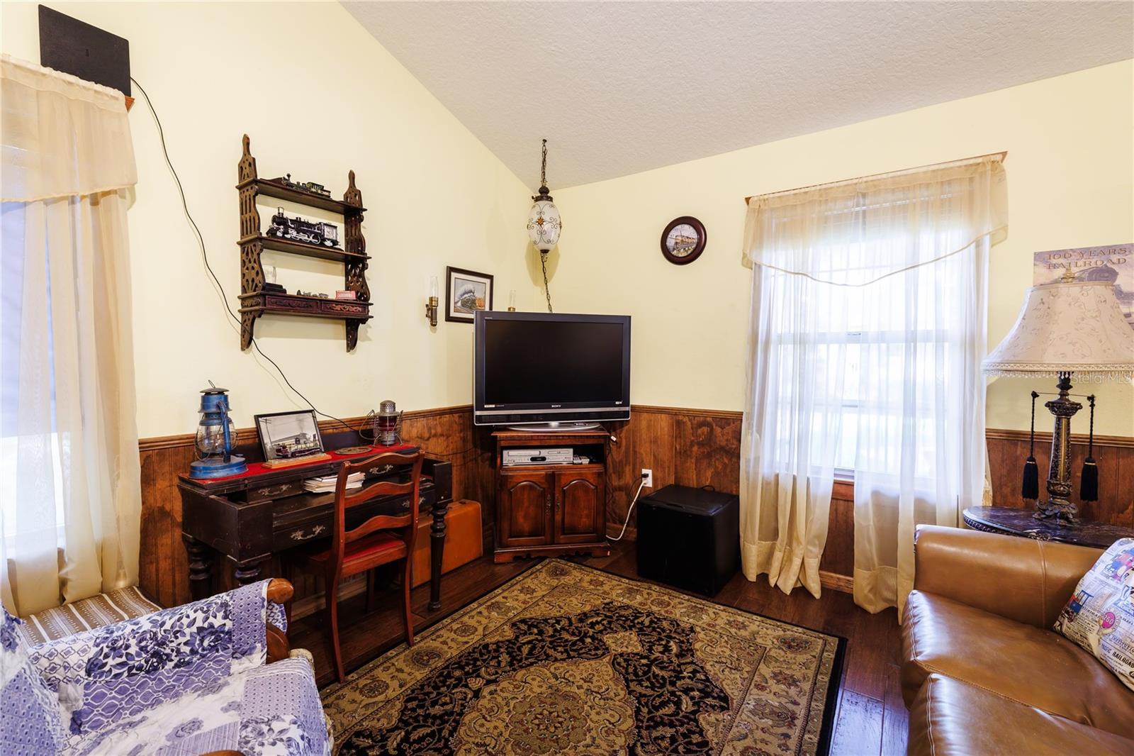 Image 23 of 100 For 215 French Avenue