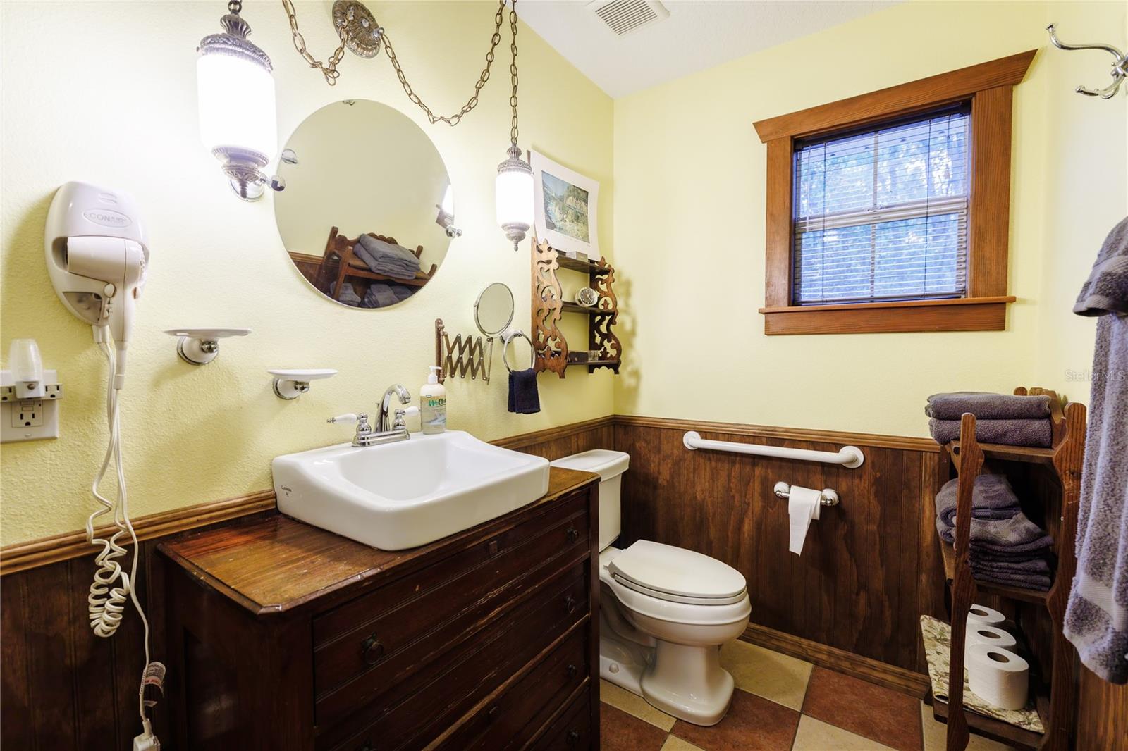 Image 27 of 100 For 215 French Avenue