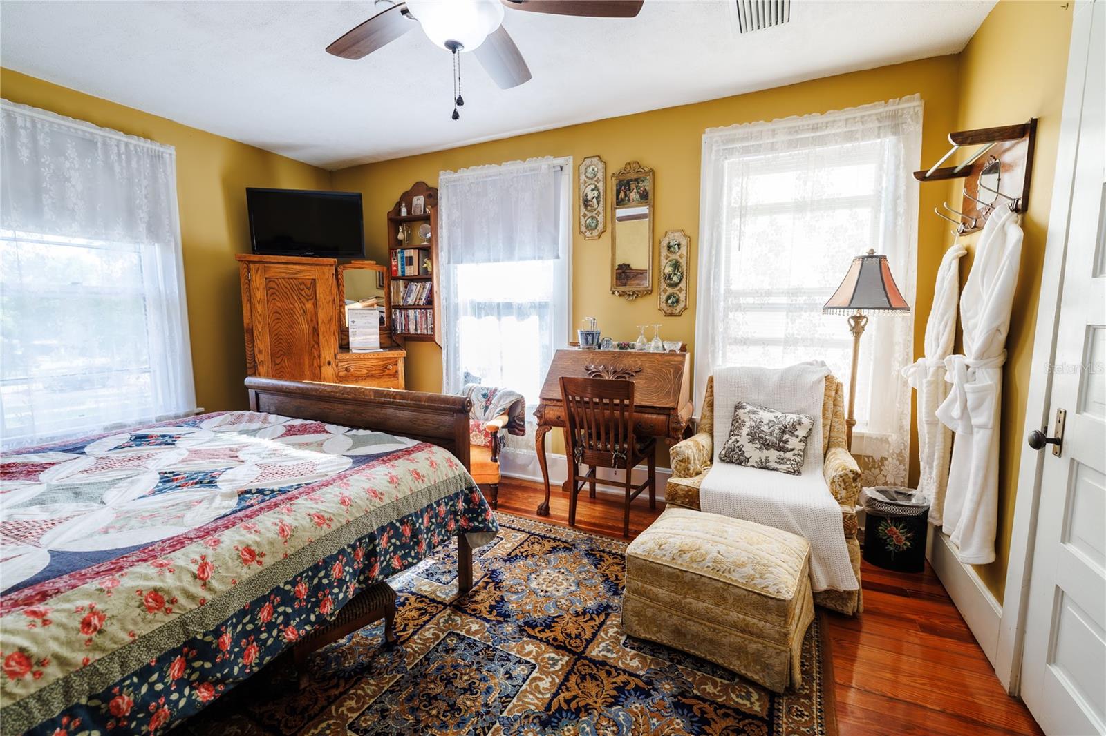 Image 49 of 100 For 215 French Avenue