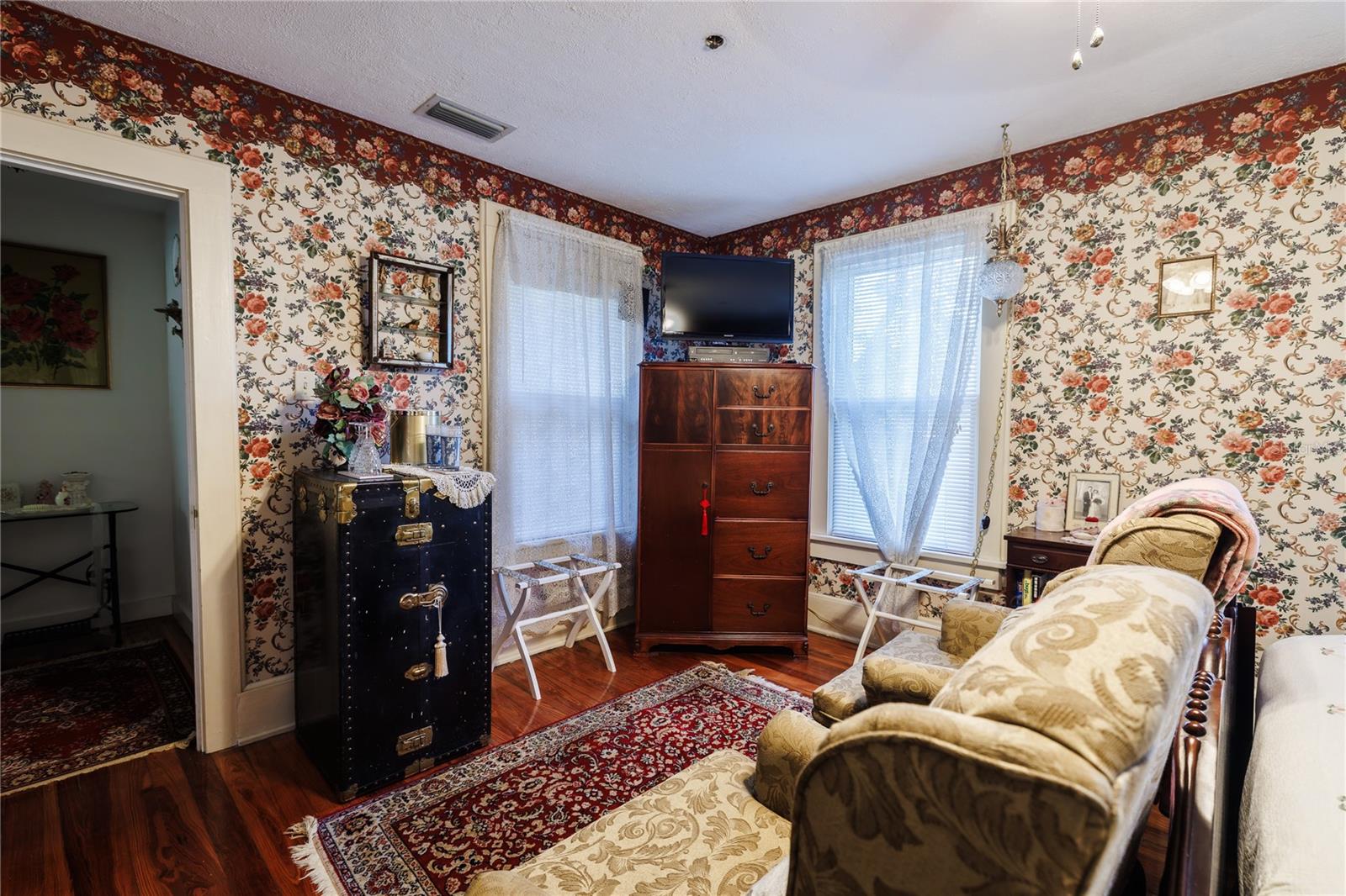 Image 54 of 100 For 215 French Avenue