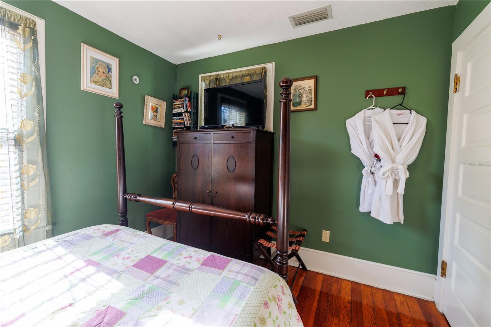 Image 61 of 100 For 215 French Avenue