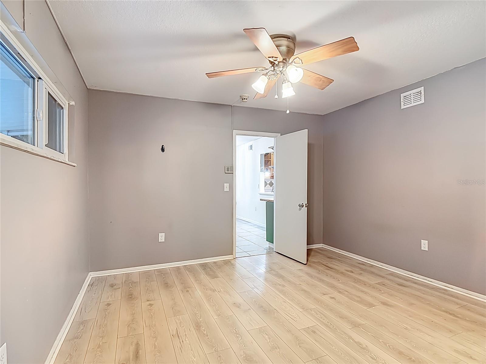 Image 19 of 39 For 1915 Sylvester Road