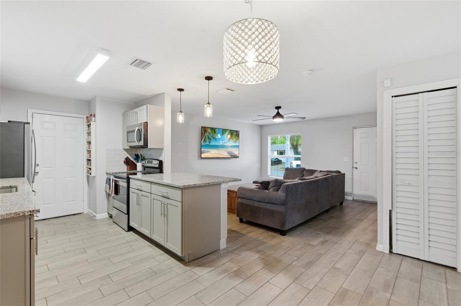 Image 11 of 27 For 3715 Trianon Drive