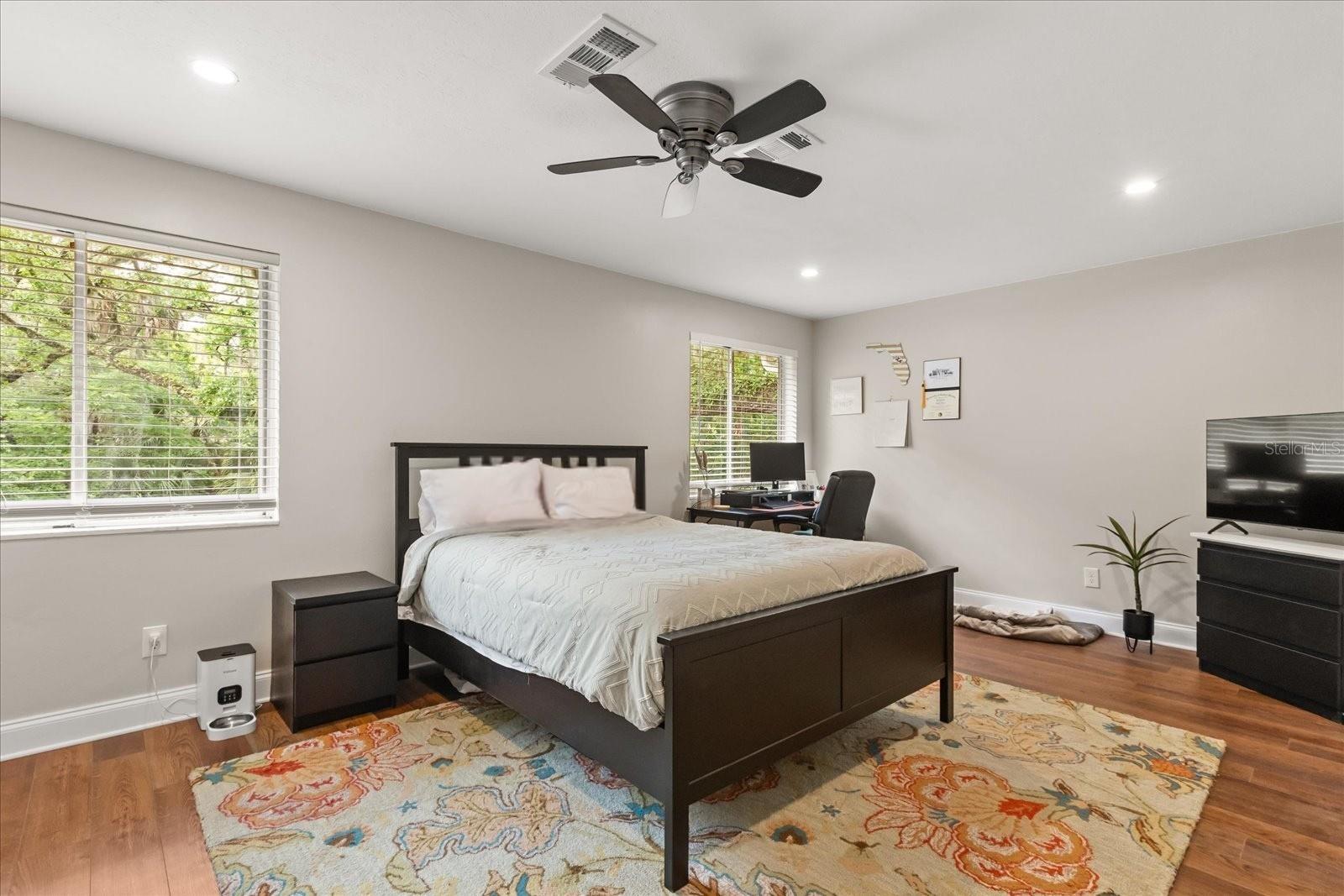 Image 20 of 35 For 527 San Sebastian Prado