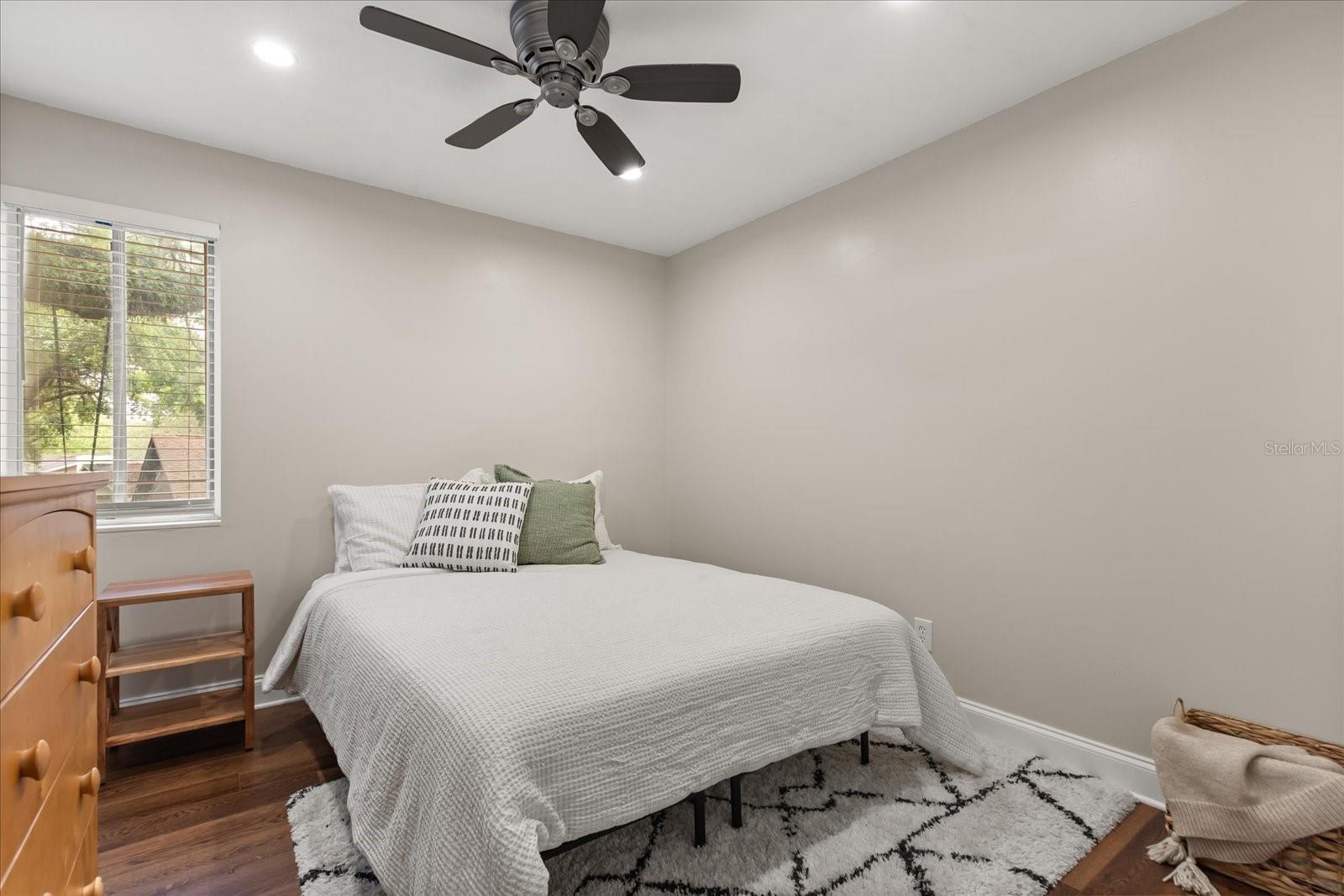 Image 21 of 35 For 527 San Sebastian Prado