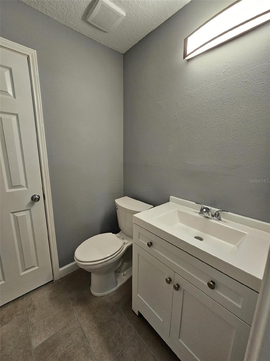 Image 20 of 32 For 2533 Grassy Point Drive 203