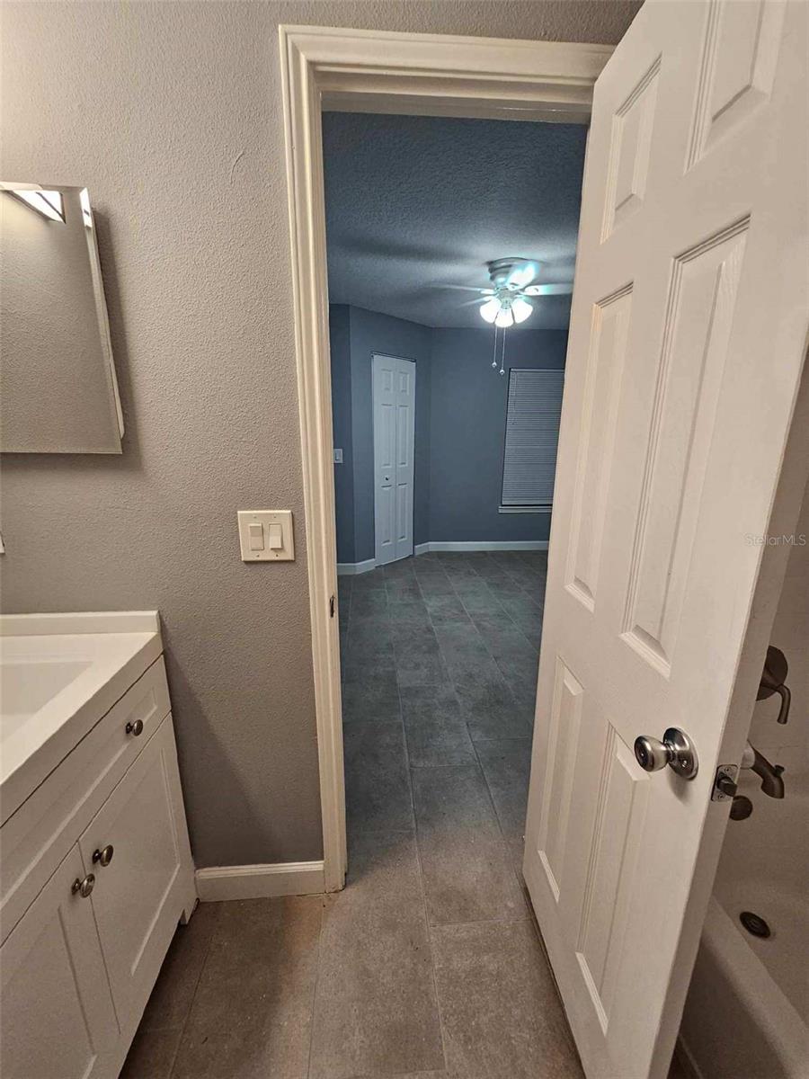 Image 21 of 32 For 2533 Grassy Point Drive 203