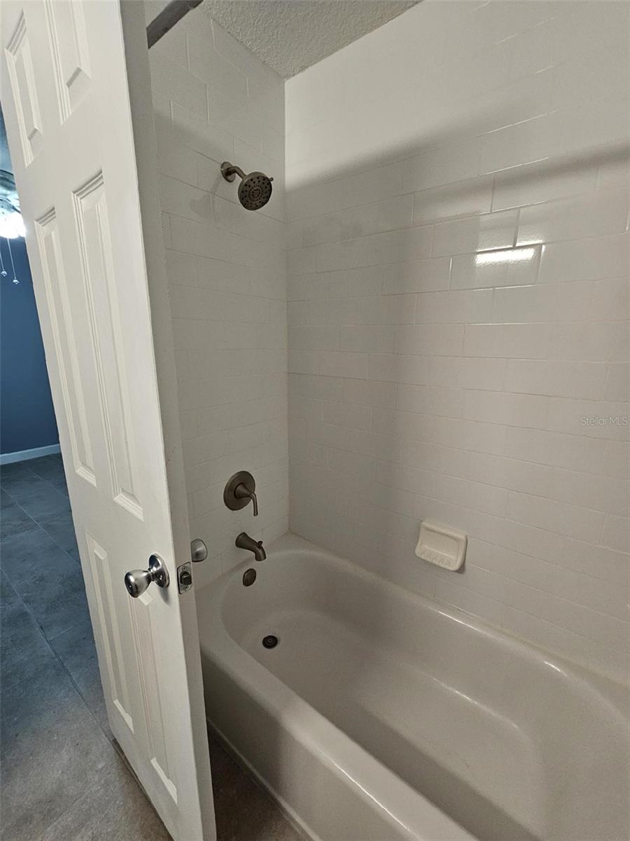 Image 22 of 32 For 2533 Grassy Point Drive 203