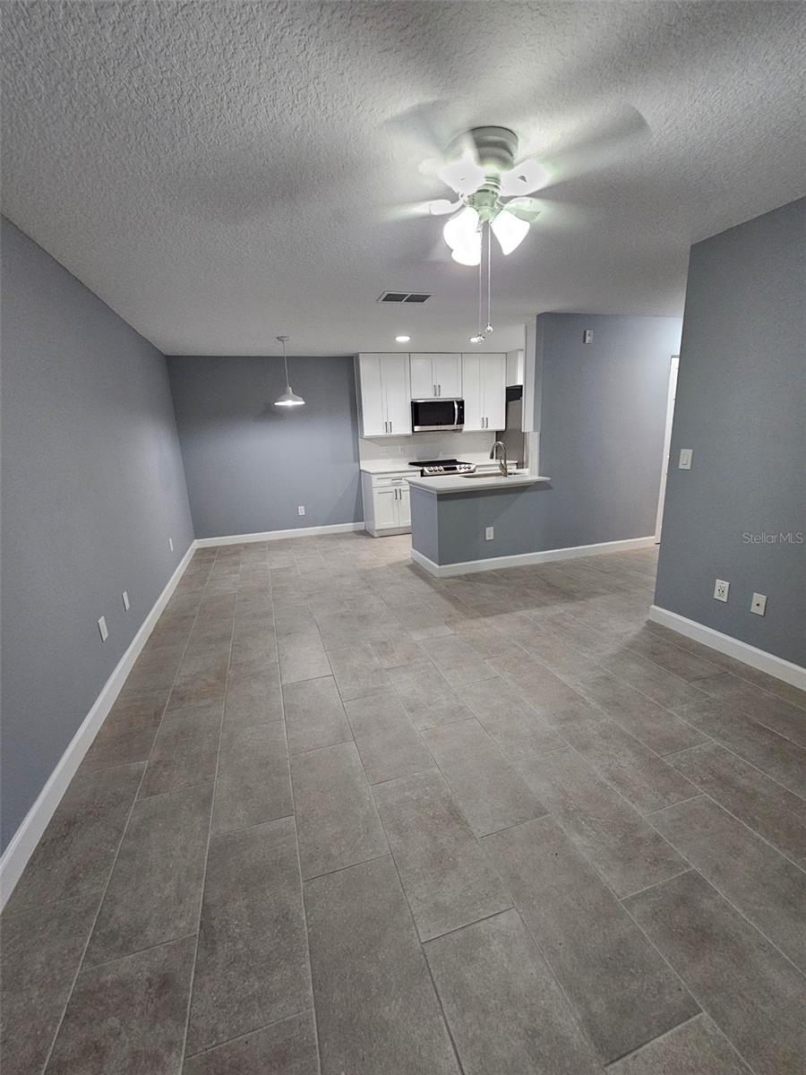 Image 25 of 32 For 2533 Grassy Point Drive 203