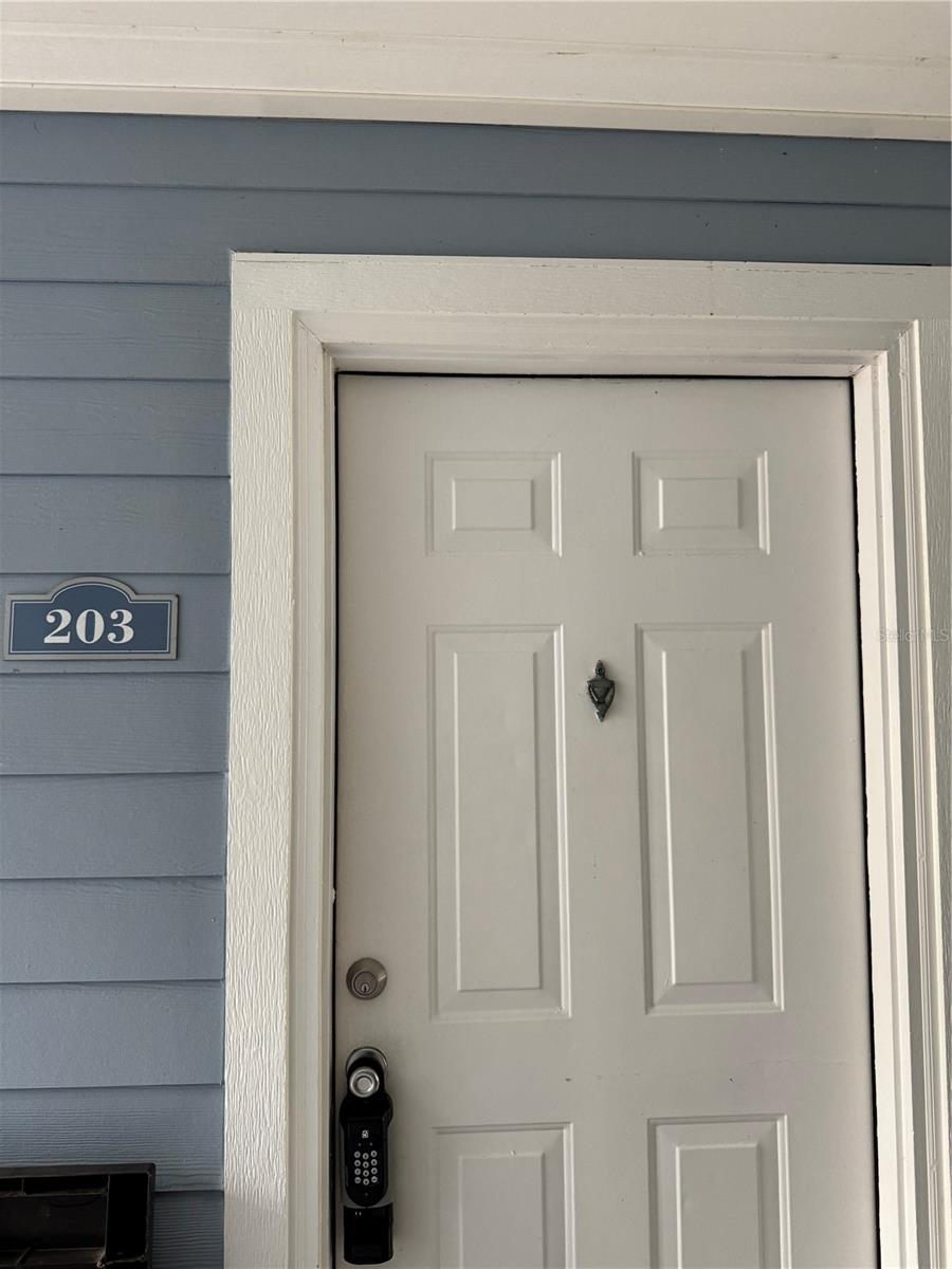 Image 5 of 32 For 2533 Grassy Point Drive 203