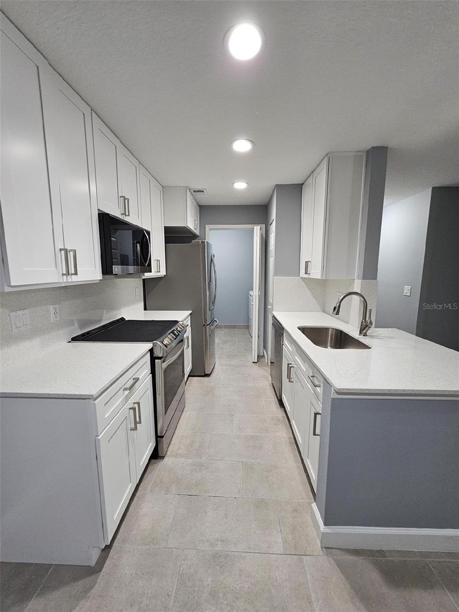 Image 6 of 32 For 2533 Grassy Point Drive 203