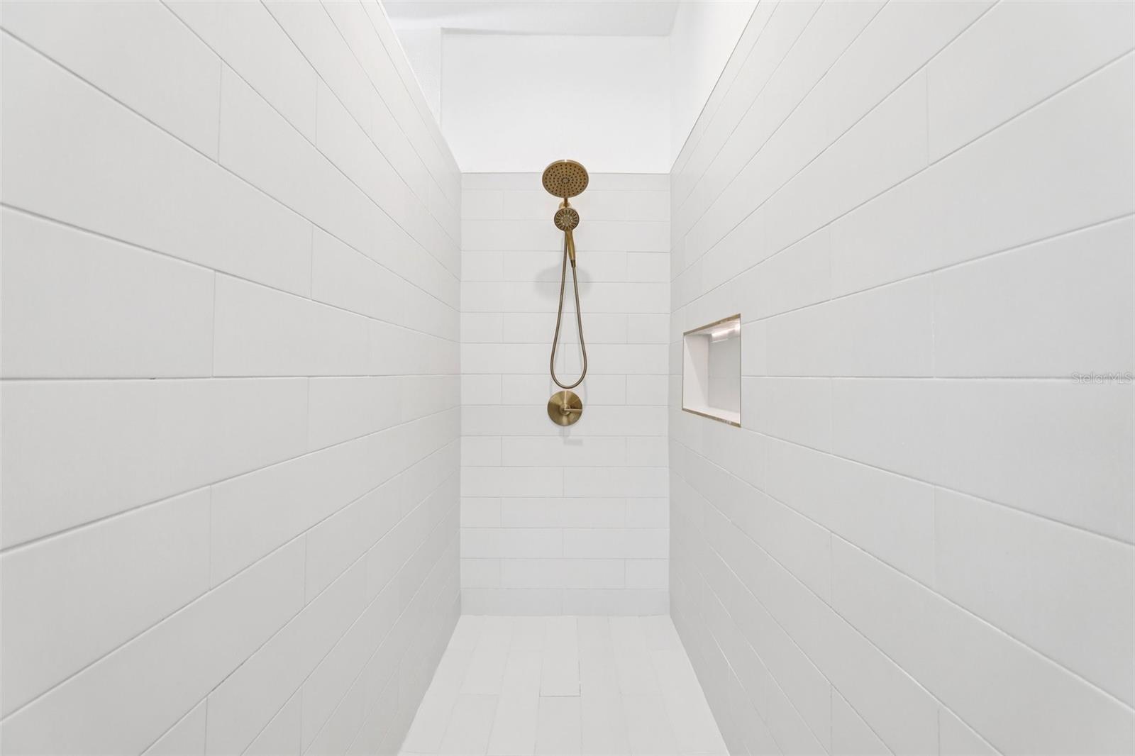 Image 14 of 44 For 10409 Angel Oak Court