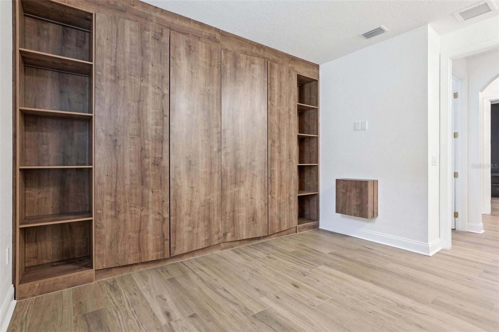 Image 18 of 44 For 10409 Angel Oak Court